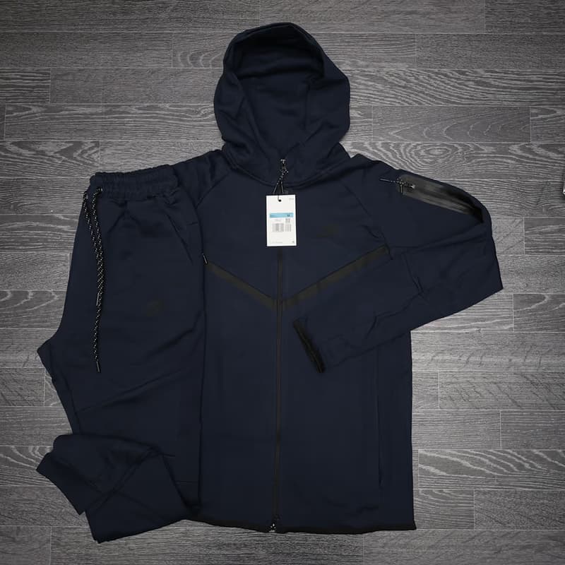 Nike Teget Tech v3 Trenerka - slika 1